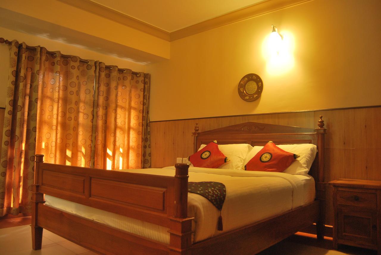 T Cherry Villa Мунар Екстериор снимка