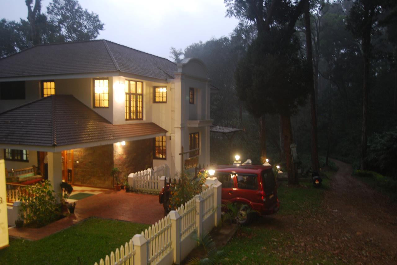 T Cherry Villa Мунар Екстериор снимка
