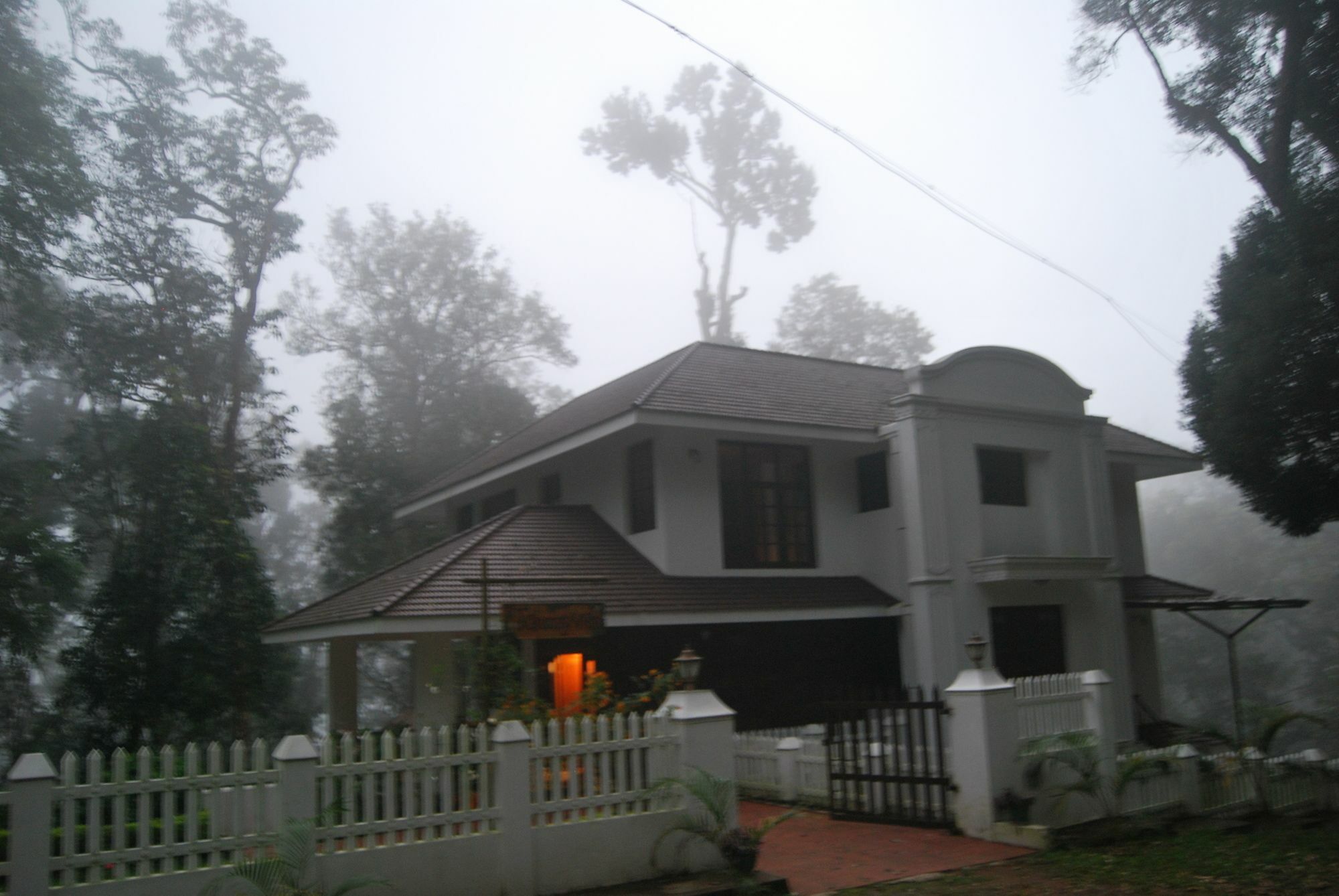 T Cherry Villa Мунар Екстериор снимка
