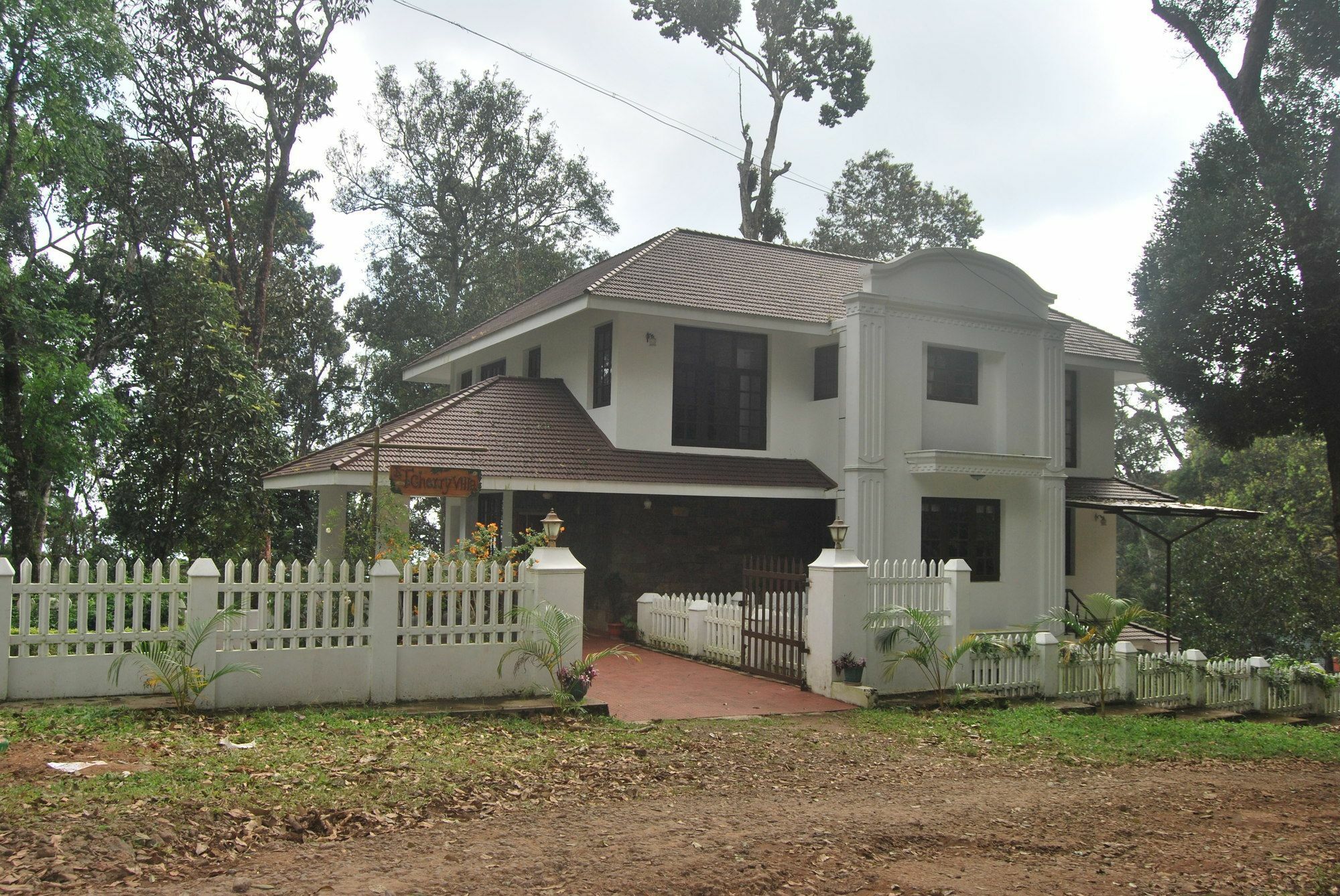 T Cherry Villa Мунар Екстериор снимка